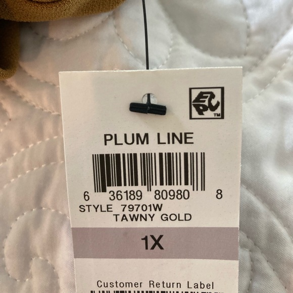 Alfani Gold/mustard color top NWT - Picture 3 of 3